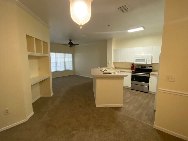 Building Photo - Condo for rent