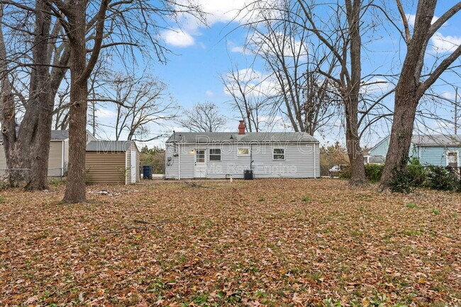 Building Photo - 1414 E Pitman Ave