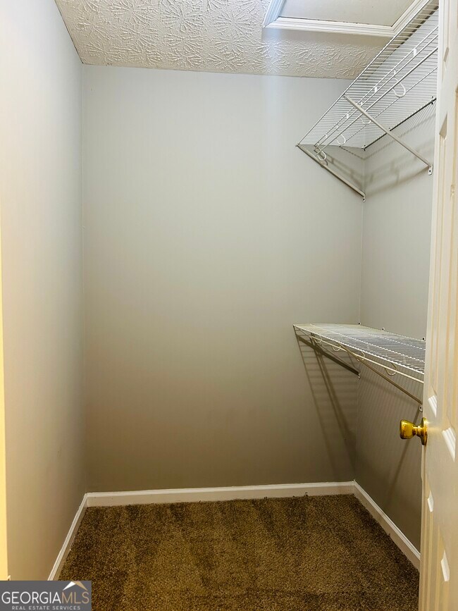 Building Photo - 207 Hillcrest Dr