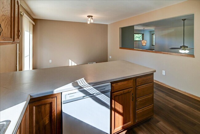 Building Photo - 309 Trail Side Dr