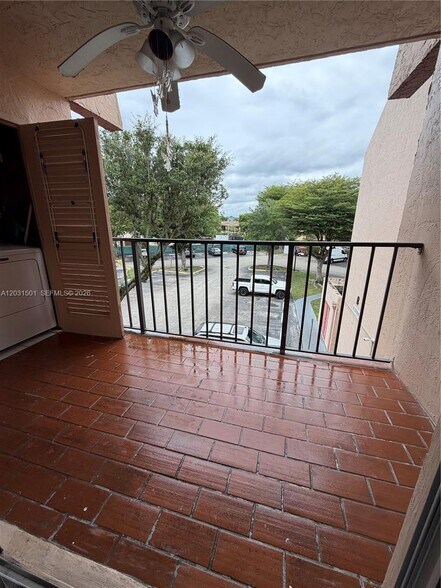 Building Photo - 13701 Kendale Lakes Cir