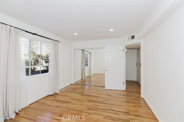 Building Photo - 1116 E Palmer Ave