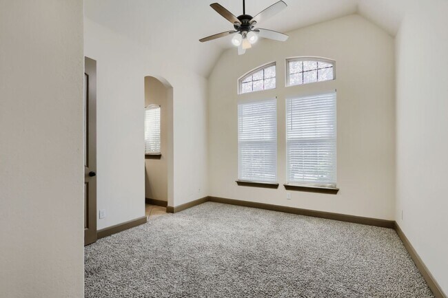 Building Photo - 5923 Dewdrop Ln