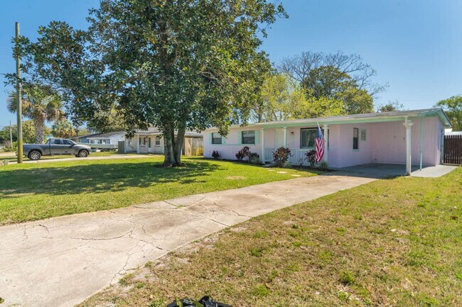 Building Photo - 106 N 17th Ave S