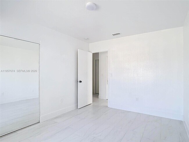 Building Photo - 4487 Pocatella Ave