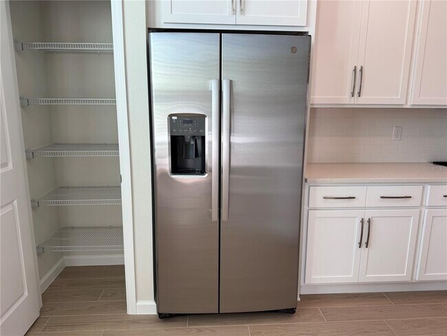 Building Photo - 591 Pothos St