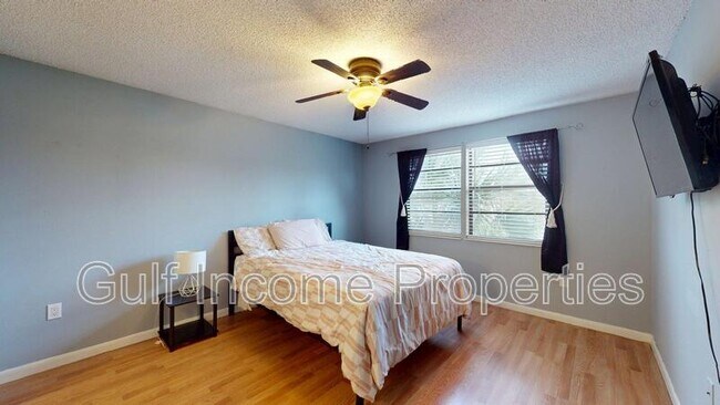 Building Photo - 5026 Water Oak Dr