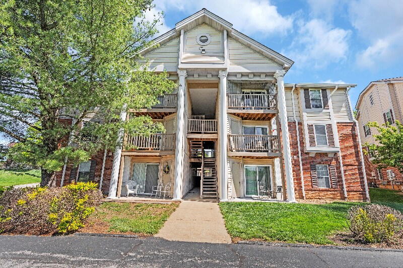 Building Photo - 700 Ridgeside Dr