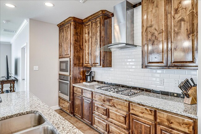 Building Photo - 7617 Diamond Dr.