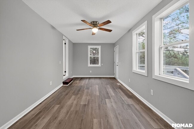 Building Photo - 5431 Pembrooke Dr