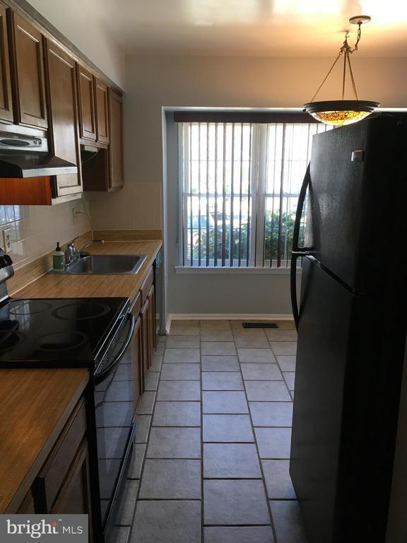 Building Photo - 15205 Streamside Ct