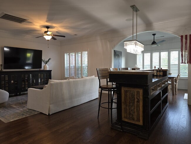 Building Photo - Resort Living At It's Finest in Foxland Harbor