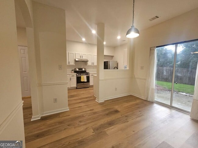 Building Photo - 619 Kenridge Way