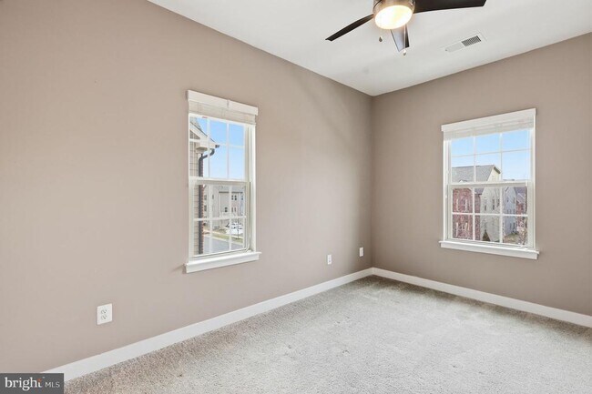 Building Photo - 18091 Red Cedar Rd