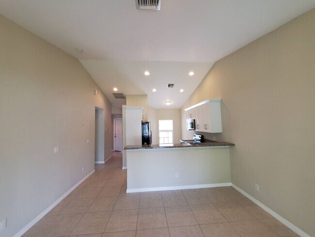 Building Photo - Duplex for rent