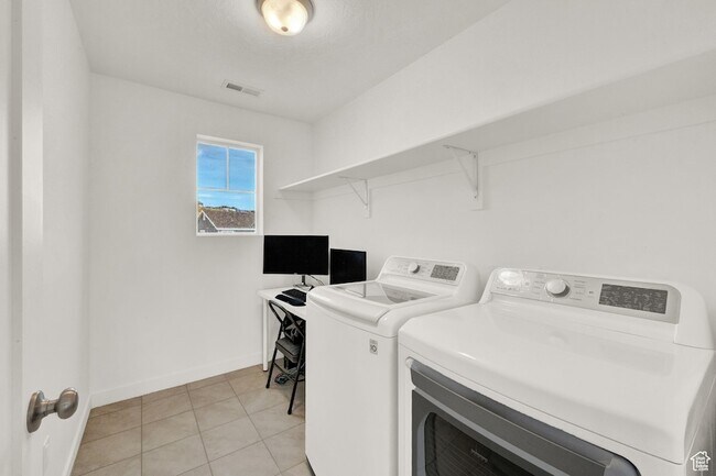 Building Photo - 15162 S Cantle Dr