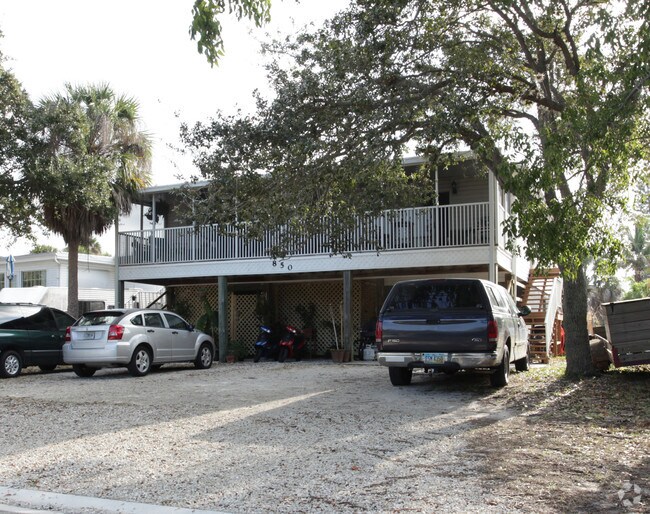 850 San Carlos Dr 850 San Carlos Dr Fort Myers FL 33931 Apartment