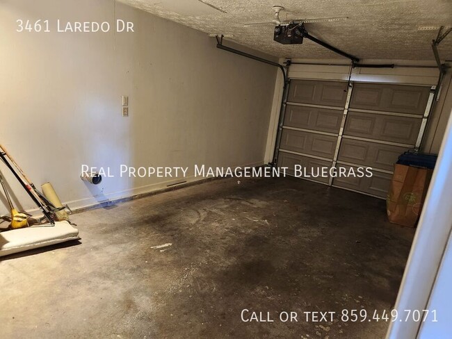 Building Photo - 3461 Laredo Dr