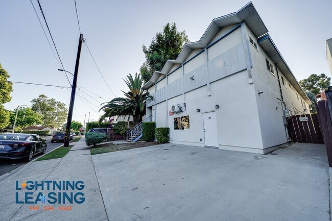 Building Photo - 12809 Matteson Ave