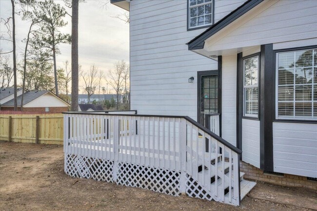 Building Photo - 511 Arlington Ct