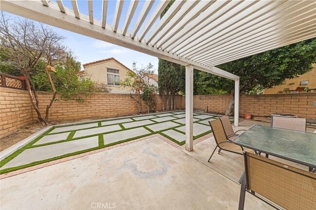 Building Photo - 7448 Bellingham Ave