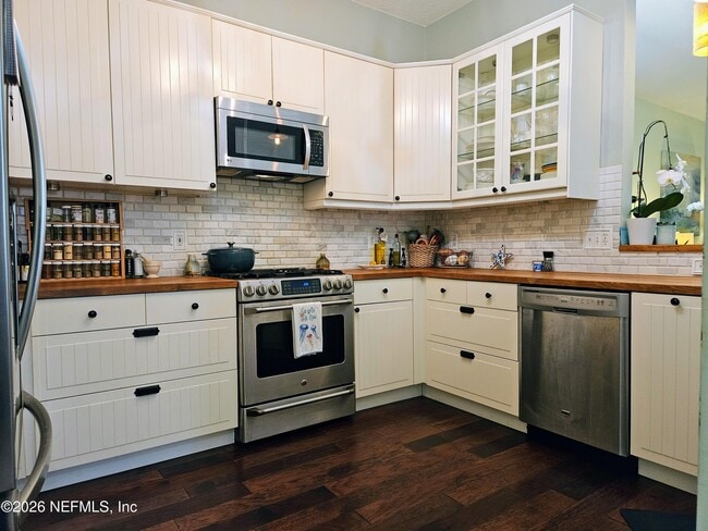 Building Photo - 216 Salt Grass Ct