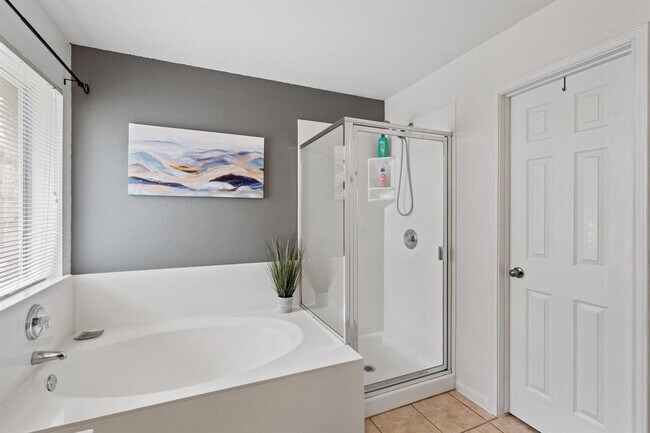 Building Photo - 1900 Melissa Oaks Ln