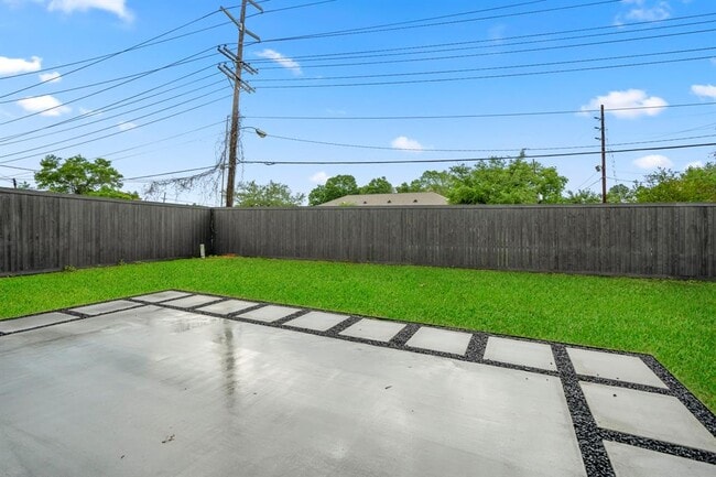 Building Photo - 17 Dowlen Pl
