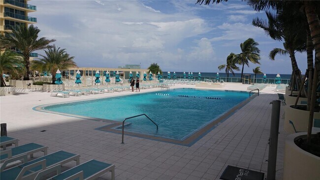 Building Photo - 2501 S Ocean Dr