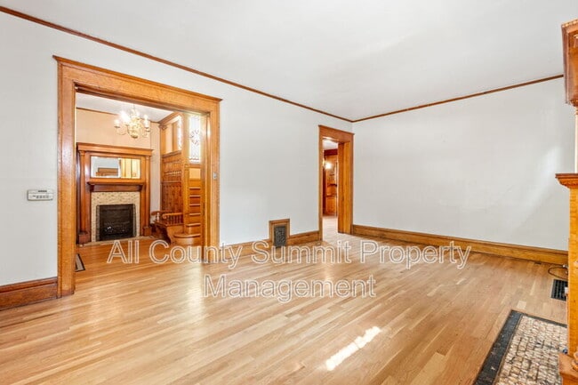 Building Photo - 1346 N Williams St