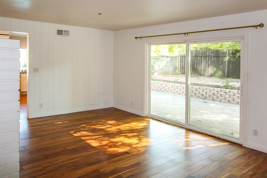 Building Photo - 19756 Collier St