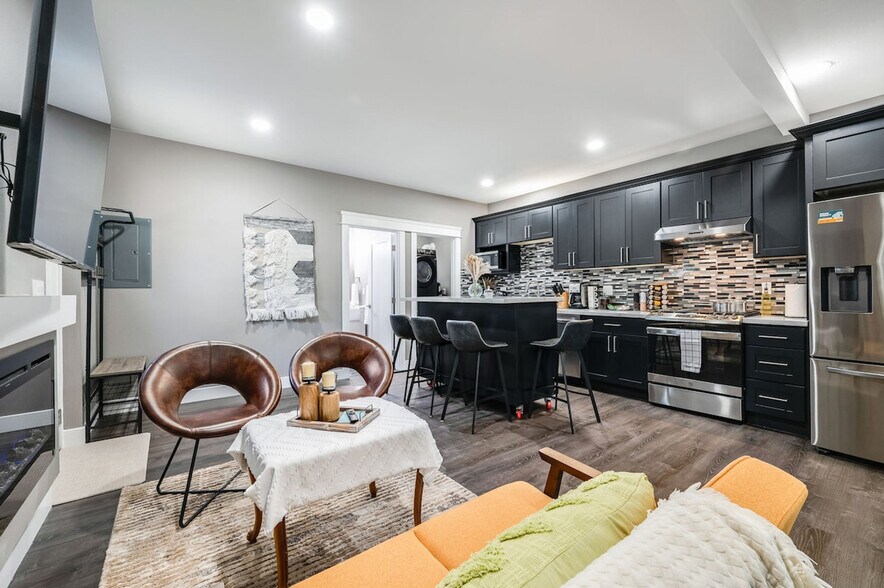 Building Photo - 21031 NE 4th St