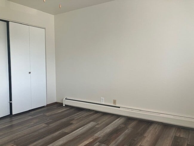 Building Photo - 112 S Wisconsin St