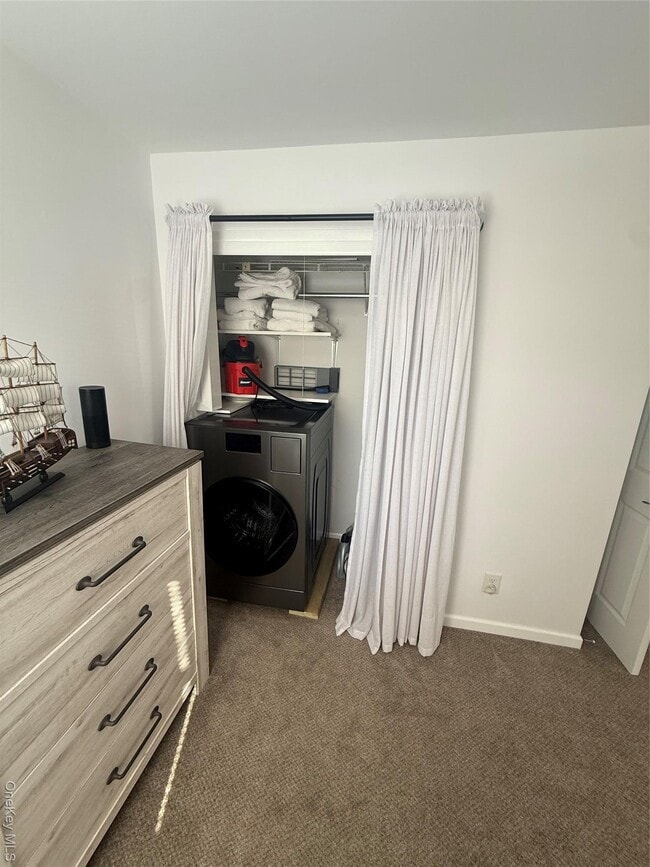 Building Photo - 83 Beecher Rd