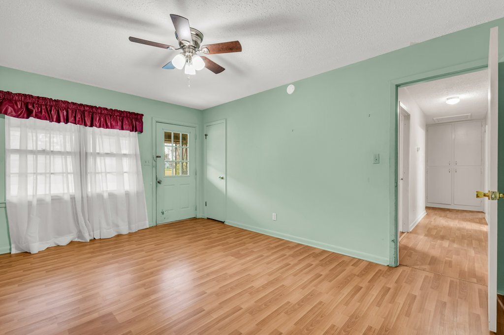 Building Photo - 711 Hemlock St