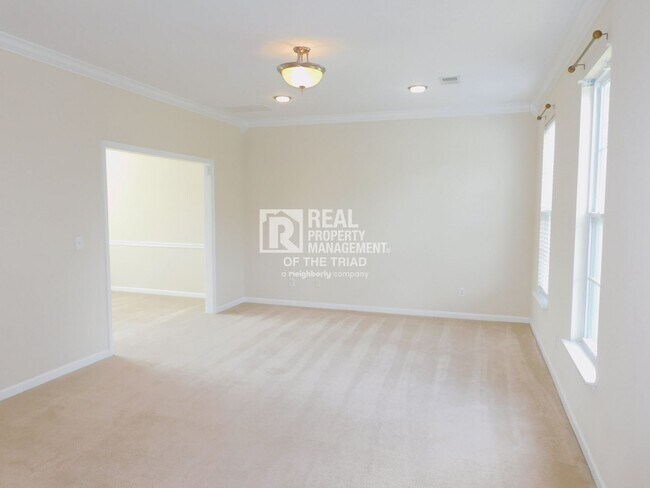 Building Photo - *NW High School* Lovely 4BR/2.5BA Home off...