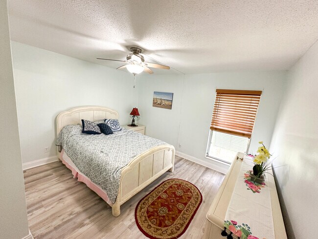 Building Photo - 160 Cypress Point Dr