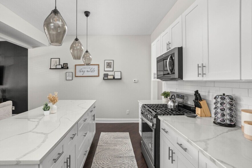 Building Photo - 341 Parkway Ave