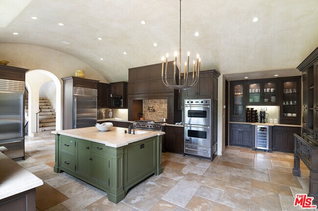 Building Photo - 1221 Minorca Dr