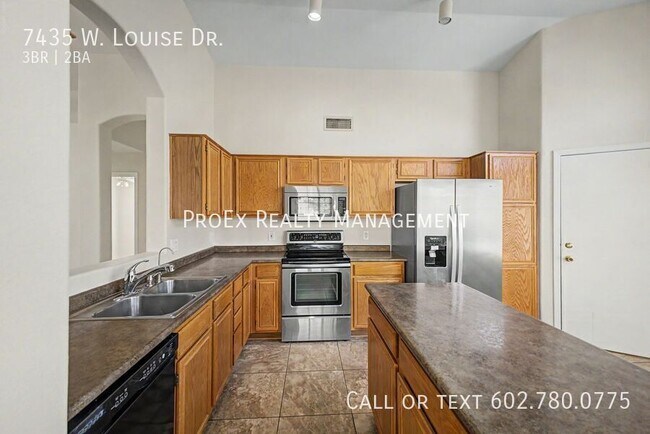 Building Photo - 7435 W Louise Dr