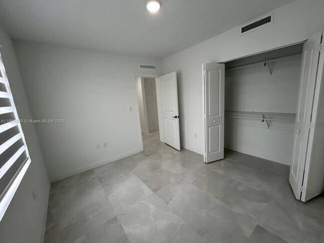 Building Photo - 14608 SW 261 St Ter