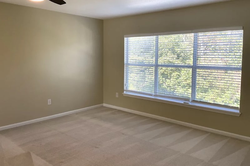 Building Photo - 4398 Wilmont Ave