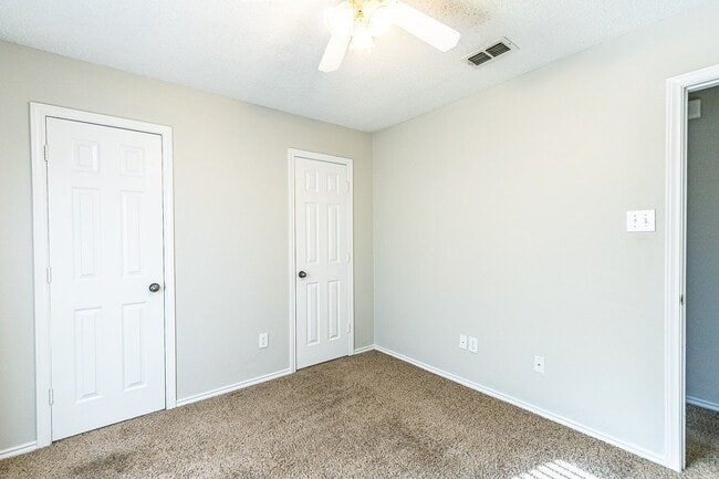 Building Photo - Half off First Full Month's rent ! /Quick Commute To Tech and Med Centers/ South Plains Electric ...
