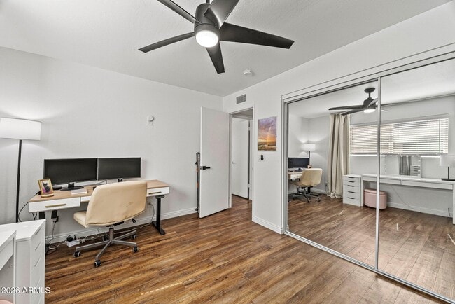 Building Photo - 1024 N 85th Pl