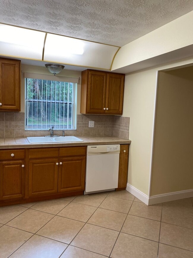 Building Photo - 55+ community 2 BED 2 BATH  in High Point of Fort Pierce