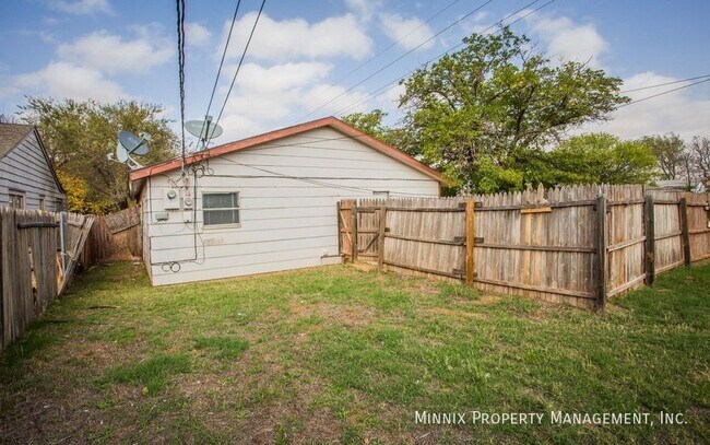 Building Photo - 3104 Ave. N-