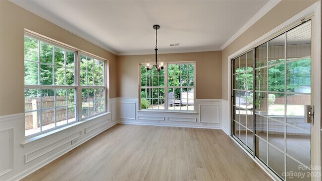Building Photo - 1430 Deer Forest Dr