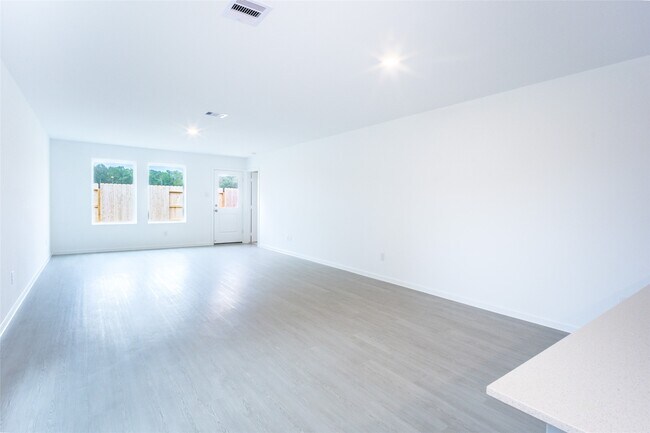 Building Photo - 5610 Shelford Birch Dr