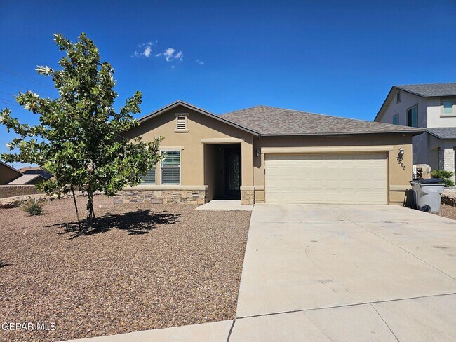 Building Photo - 7565 Wolf Creek Dr