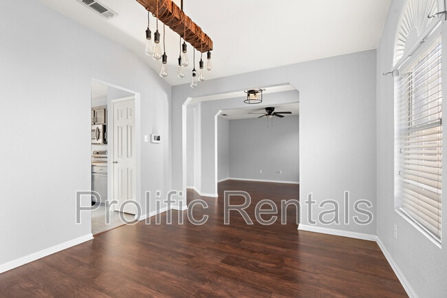 Building Photo - 3308 Catalina Dr